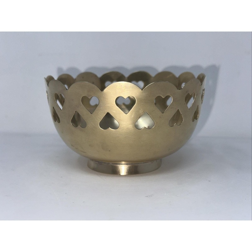 Vintage Solid Brass Heart Cut Out Bowl Scalloped Edge‎ India Polished Gold 4.75"